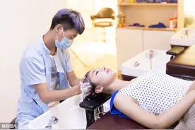 摆脱洗发水，头发变多更健康！日本方法：大幅减少掉发的养发秘诀图片