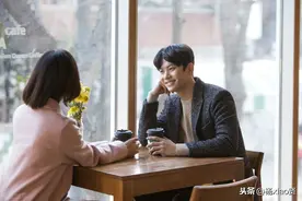 女儿男友请客，饭桌上他给女儿夹了3块排骨，我意识到这人嫁不得图片