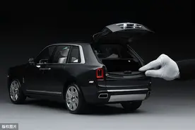 这个真买不起！劳斯莱斯推1:8库里南车模，标价近27万人民币图片