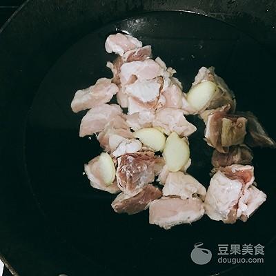 牛腩炖胡萝卜的做法