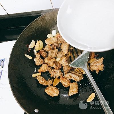 牛腩炖胡萝卜的做法