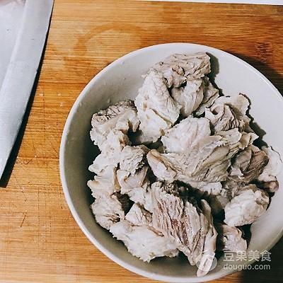 牛腩炖胡萝卜的做法