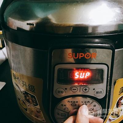 牛腩炖胡萝卜的做法