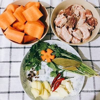 牛腩炖胡萝卜的做法