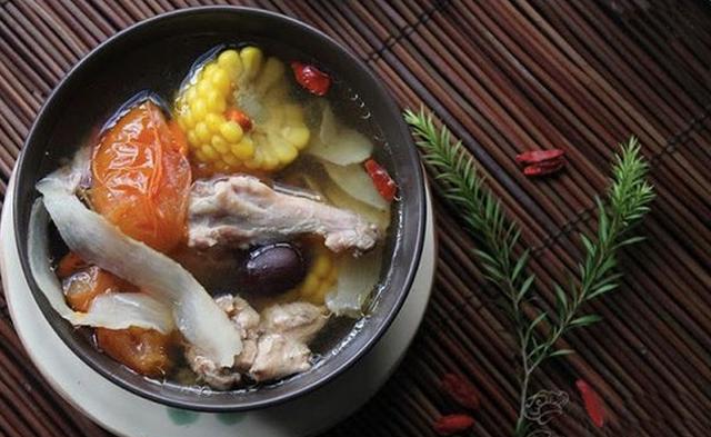 孕妇能喝椰子炖花胶吗 2026年孕妇可以喝椰子花胶炖鸡汤吗