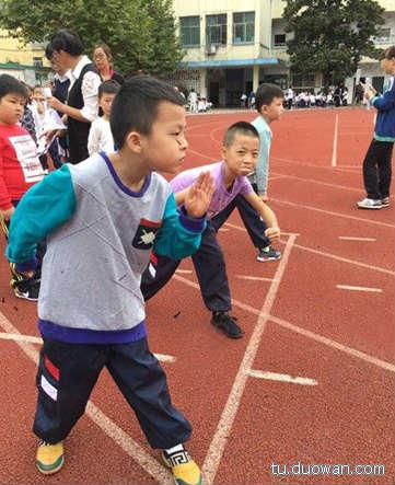 现在知道《侠盗飞车》的是不是的，孩子都在看喜羊羊了！