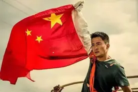 2013年，吴京父亲家里被偷，吴京发了条微博，小偷吓得物归原主图片