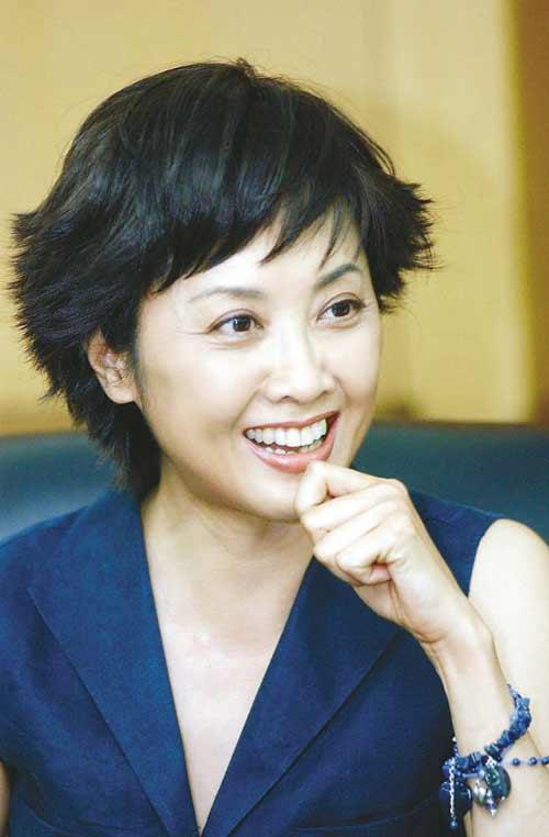 "女儿国国王"朱琳:53岁二婚,老公宠她,如今70岁没孩子也幸福