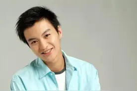 娱乐圈的8大“海岩男郎”，年轻时个个丰神俊朗，气宇不凡图片