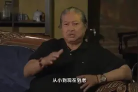 洪金宝首谈成龙跳钟楼，直言成龙欠我很多！视频封面