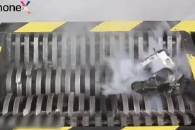 诺基亚，三星S8，苹果X硬度测试，挑战粉碎机，结果碎成了渣渣