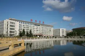 绥化学院毕业生作品《母校之恋》视频封面