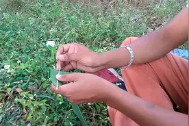 用草叠出假指甲，带上后分分钟钟玩出宫斗大戏