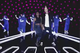 火爆各大平台的吃鸡神曲《98k》原版MV在这里，一群神经病在跳舞