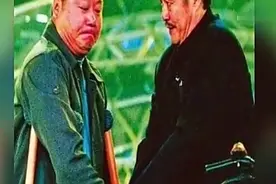 55岁范伟全家近照曝光，妻子魅力十足！视频封面