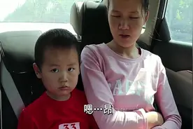 宝宝感冒妈妈带去打针，不料宝宝的表现，医生赞不绝口