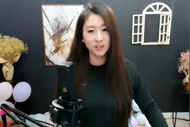 菲儿休闲装直播，还当会计了，你信么？视频封面