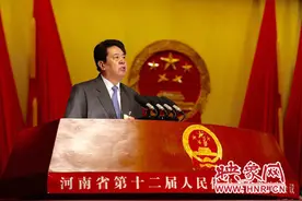 刘春良作人大常委会工作报告 今年修改人口与计生条例图片