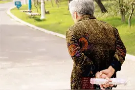 身上出现这种小洞早死20年图片