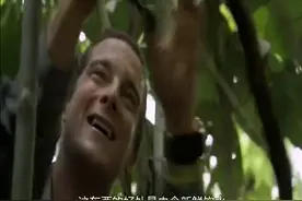 荒野求生：贝爷野外取水有妙招，水藤就是天然水库