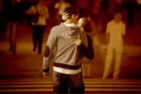 跟女孩KISS后,女孩说你不成熟,不适合怎么办?图片