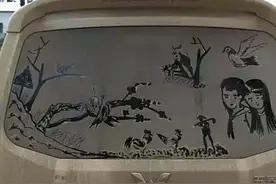 太原老大爷在车上 做了这样一件事！图片