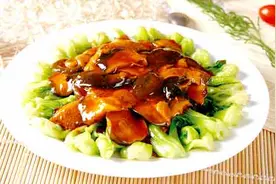 就餐吃出“创可贴”！图片