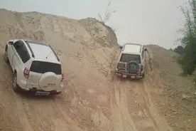 汉兰达爬坡不行，但没想到小弟RAV4这么拽，有点意外！图片
