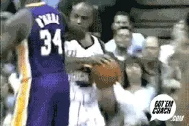 NBA谁的“功夫”最高：奥尼尔巴克利对打，看到最后惊呆了！图片