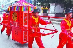 你结婚时，婚车是什么车？一起来看一看，国人婚车变迁史！图片