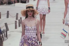 2019春夏巴黎时装周(Chanel)夏奈尔女装发布会视频封面