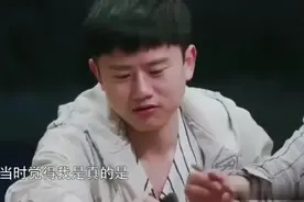 何老师回想张杰从产房把两宝宝抱出来的画面，何炅：瞬间泪目！视频封面