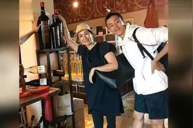 蒋雯丽与顾长卫17岁儿子近照曝光，颜值却被网友吐槽一言难尽！视频封面