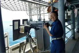 美国海军官校95后华裔独生女挑战进入陆战队图片