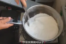 农村小伙做河南特色美食“炒面粉”，看看怎么做的，你绝对没吃过视频封面