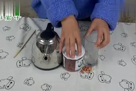 想不到生花生加枸杞泡一晚上，有这个作用，看完回家试试