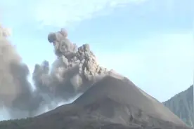 实拍：火山爆发的一瞬间，过程被记录下来场面让人震撼啊！