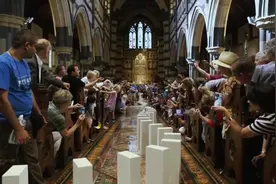 世界纪录之最长的多米诺骨牌，太精彩了穿过几条街视频封面