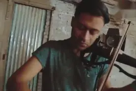 提琴三人组演奏《Despacito》，欢快的旋律，非常适合冬日聆听！