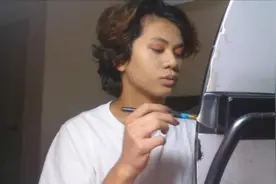 恐怖的化妆艺术 男孩变女孩 居然连胸都可以化妆视频封面