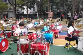 吉安综艺秀：吉师附小百年校庆之百人架子鼓表演视频封面