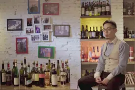 百万年薪的顶级品酒师首次公开品酒秘籍，很多都是第一次听说！视频封面