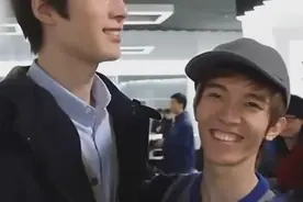 分手门后，陈学冬、郭敬明亲密互动！视频封面