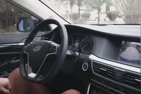 吉利博瑞自动泊车功能演示，停得相当精准视频封面