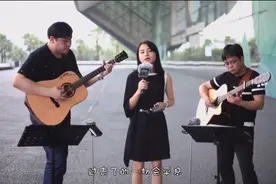 深圳大运中心一首粤语《灰色轨迹》，SOLO真好听！