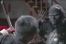 发现僵尸通过眼睛观察四周的特点，不是所有的僵尸都是闻气味的吗视频封面