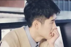 刘昊然“撒娇式”批评逃课粉丝！反问何为代课！签名潦草被吐槽！视频封面