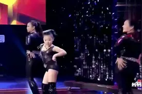 妈咪舞台创纪录四代同堂！8岁女童要当妈妈，母爱泛滥超可爱视频封面