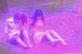 小蓝贝贝差点死在哈莱王后手里 游乐急得训斥了小蓝贝贝一顿视频封面