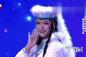 中医男子扮女装“香妃”,现场跳舞“招蜂引蝶”,太震撼了视频封面